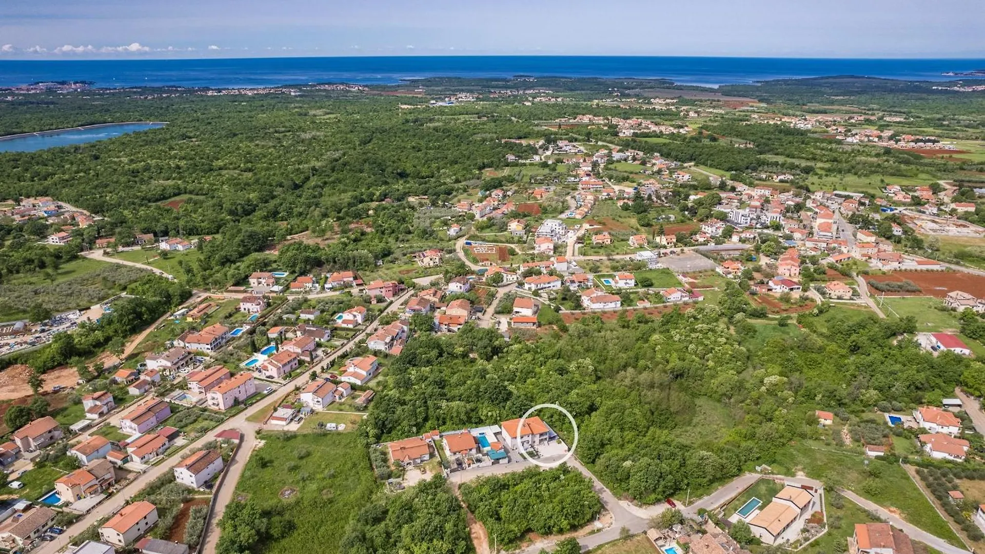 Villa In Nova Vas