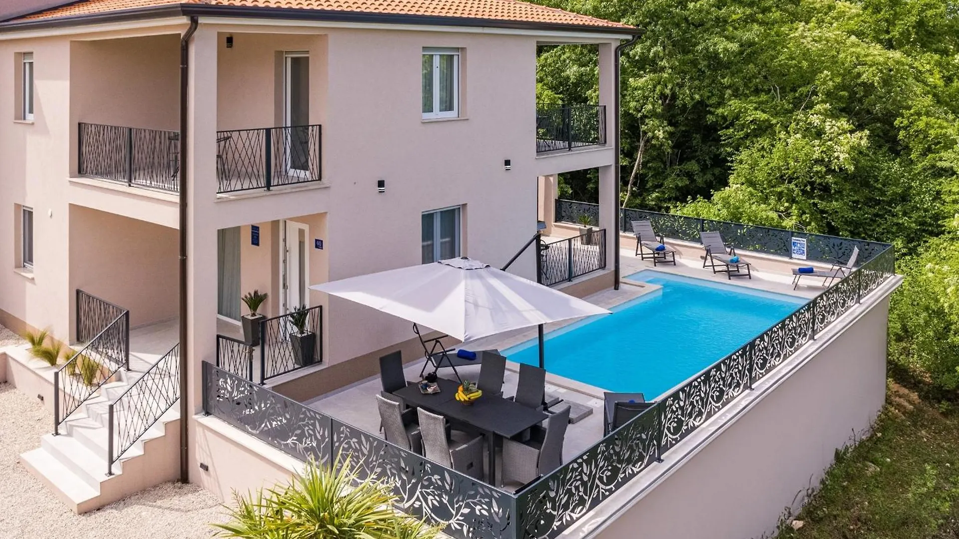 Villa In Nova Vas